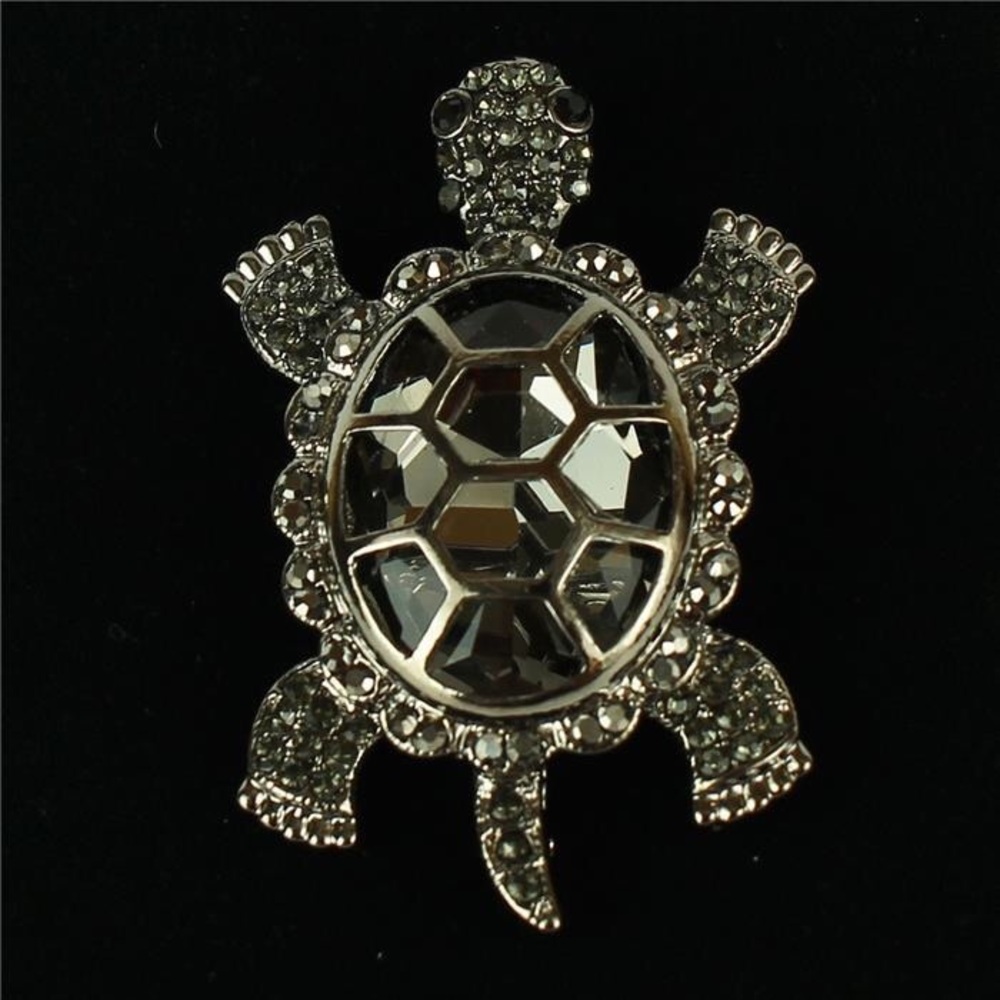 BLACK TURTLE BROOCH